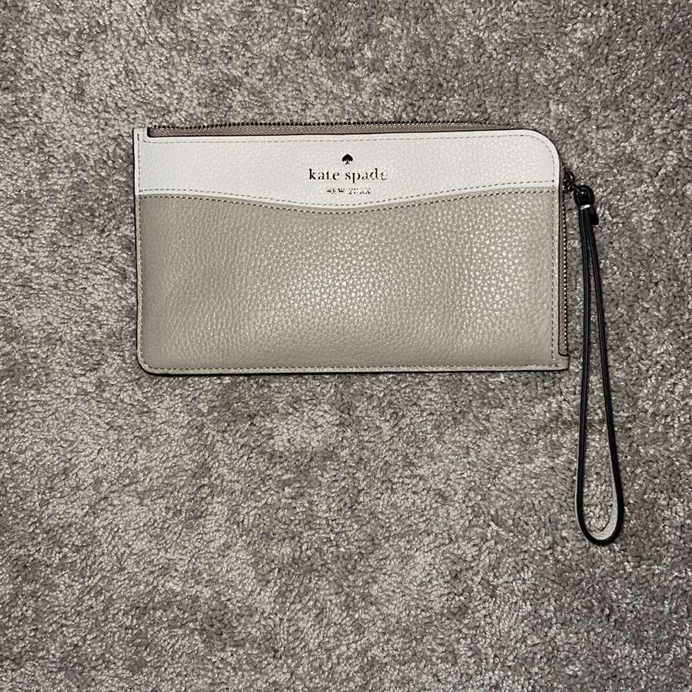 Kate Spade Pebble Leather Clutch Wristlet Wallet NWT